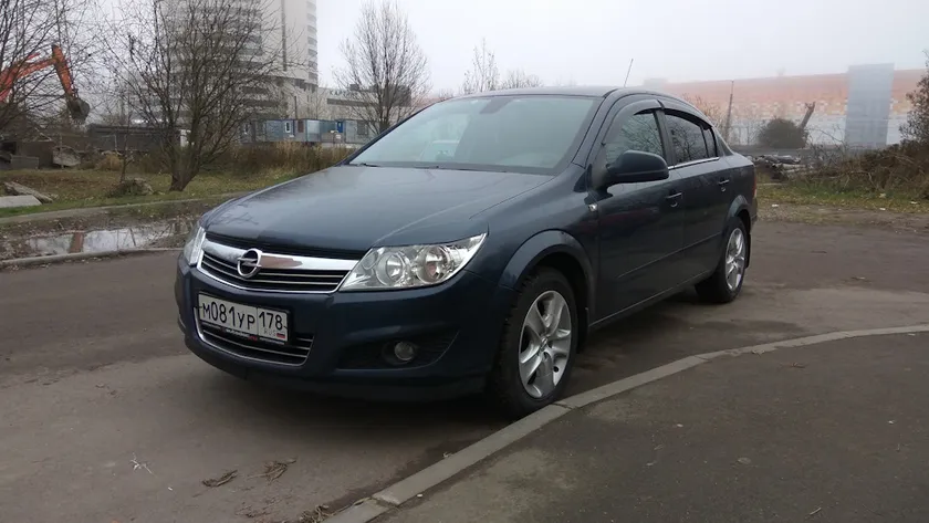 Дефлекторы Cobra Tuning для окон Opel Astra H седан 2007-2015