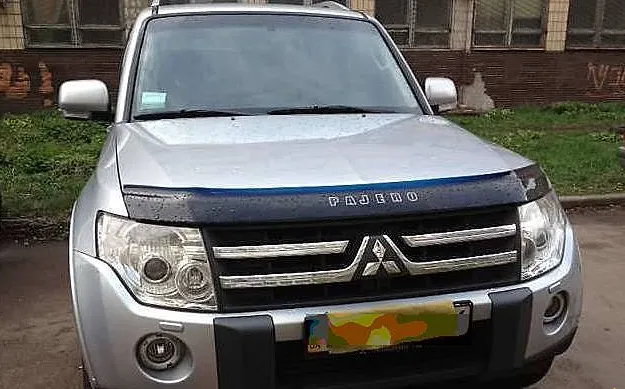 Дефлектор Vip-Tuning для капота Mitsubishi Pajero IV 2006-2020