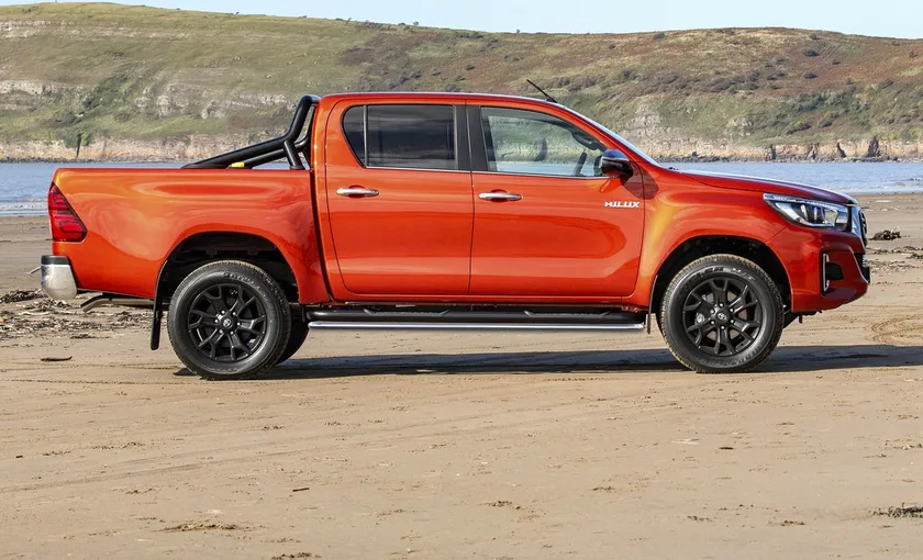 Защита Rival штатных порогов d42 для Toyota Hilux VIII (Exclusive) 2018-2020