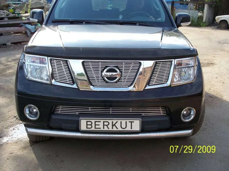 Накладка на решётку бампера Berkut d10 для Nissan Navara 2005-2010