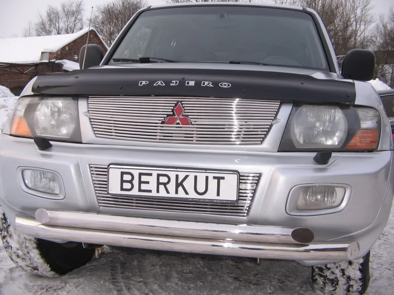 Накладка на решётку бампера Berkut d10 для Mitsubishi Pajero III 1999-2002